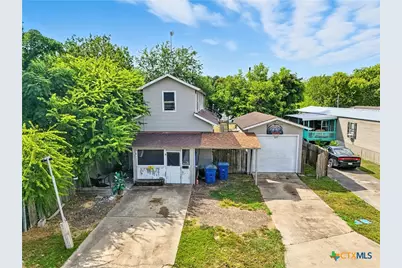 206 Cheeves Avenue, Port Lavaca, TX 77979 - Photo 2