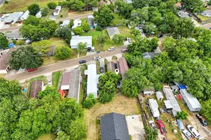 206 Cheeves Ave, Port Lavaca, TX 77979 - Photo 6