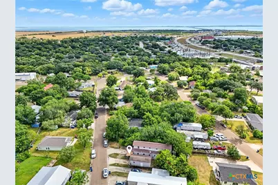 206 Cheeves Avenue, Port Lavaca, TX 77979 - Photo 4