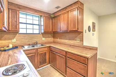 305 Tanglewood Road, Temple, TX 76502 - Photo 38