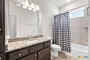 446 Post Oak St, Gonzales, TX 78629 - Photo 24