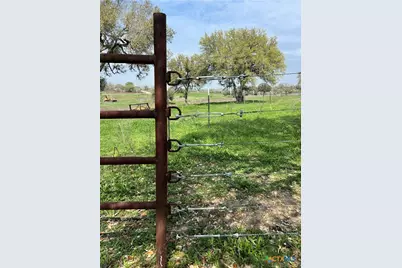 847 Hefner Lane, Cuero, TX 77954 - Photo 8