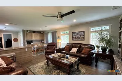 112 E Toledo Street, Seadrift, TX 77983 - Photo 2