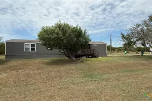 112 E Toledo St, Seadrift, TX 77983 - Photo 4
