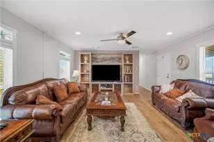 112 E Toledo St, Seadrift, TX 77983 - Photo 8