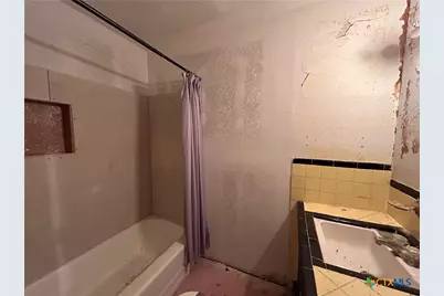 2012 Leon Drive, Port Lavaca, TX 77979 - Photo 14