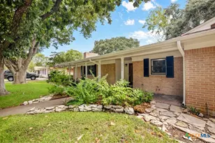 104 Warwick Glen St, Victoria, TX 77904 - Photo 4