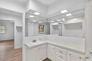 104 Warwick Glen St, Victoria, TX 77904 - Photo 26