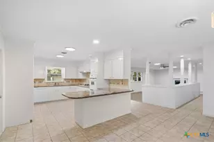 104 Warwick Glen St, Victoria, TX 77904 - Photo 16