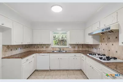 104 Warwick Glen Street, Victoria, TX 77904 - Photo 14