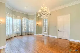 702 N Penelope St, Belton, TX 76513 - Photo 4