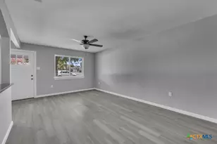 2894 Katy St, New Braunfels, TX 78130 - Photo 6