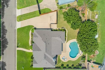 203 Silver Spur Trail, McGregor, TX 76657 - Photo 2