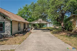 908 Campbell St, Lampasas, TX 76550 - Photo 14