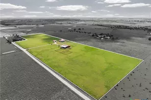 231 Co Rd 136, Burlington, TX 76519 - Photo 2