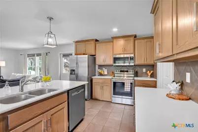 711 Forest Trail, New Braunfels, TX 78132 - Photo 10