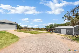 711 Forest Trail, New Braunfels, TX 78132 - Photo 4