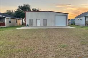 103 Cassie St, Port O'Connor, TX 77982 - Photo 10