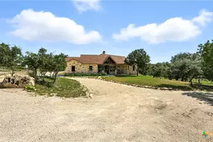 134 Stallion Estates Dr, Spring Branch, TX 78070 - Photo 2