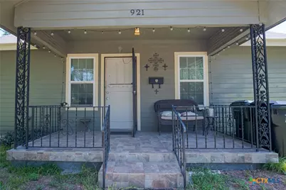 921 S 11th Street, Temple, TX 76504 - Photo 2