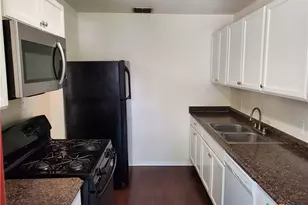 826 N Bowie St, Seguin, TX 78155 - Photo 6