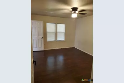 826 N Bowie Street, Seguin, TX 78155 - Photo 2