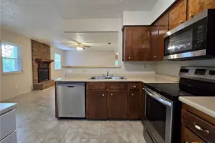 421 Carothers St, Copperas Cove, TX 76522 - Photo 4