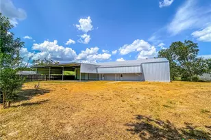 90 Honey Dr, Victoria, TX 77904 - Photo 2