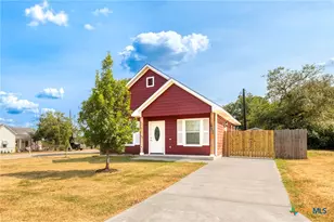 1628 Armstrong St, Luling, TX 78648 - Photo 2