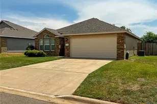 7819 Bridgepointe Dr, Temple, TX 76502 - Photo 2