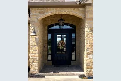 205 Pebble Brook, Victoria, TX 77904 - Photo 2