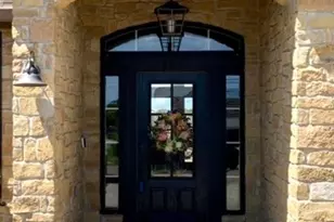 205 Pebble Brk, Victoria, TX 77904 - Photo 2