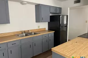 1300 Westpark Circle, Cameron, TX 76520 - Photo 6