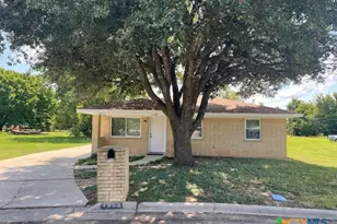 1300 Westpark Circle, Cameron, TX 76520 - Photo 1