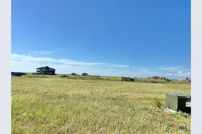 263 W Burgundy, Port O'Connor, TX 77982 - Photo 4