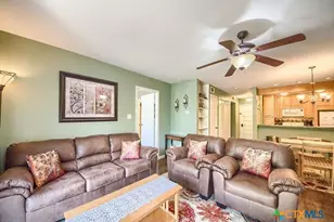 406 T Bar M Dr, New Braunfels, TX 78132 - Photo 4