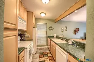 406 T Bar M Dr, New Braunfels, TX 78132 - Photo 8