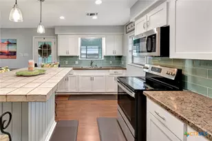 1106 W Jefferson Ave, Port O'Connor, TX 77982 - Photo 8