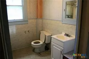 422 W North Main St, Flatonia, TX 78941 - Photo 14