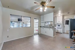 663 Lockener Ave, New Braunfels, TX 78130 - Photo 18