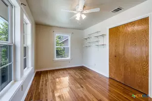 663 Lockener Ave, New Braunfels, TX 78130 - Photo 20