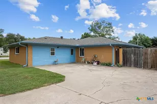 203 E Main St, Rosebud, TX 76570 - Photo 34