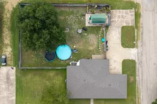 203 E Main St, Rosebud, TX 76570 - Photo 4