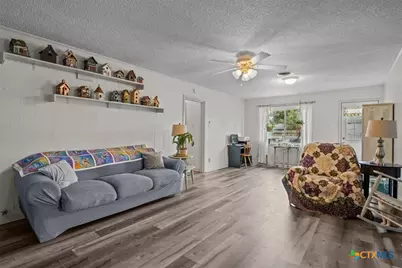 203 E Main Street, Rosebud, TX 76570 - Photo 10