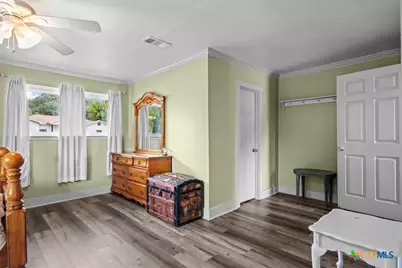 203 E Main Street, Rosebud, TX 76570 - Photo 16