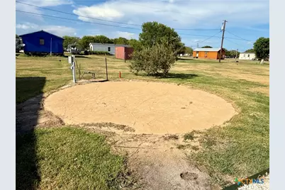 1112 W Dallas Avenue, Seadrift, TX 77983 - Photo 14