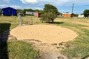 1112 W Dallas Ave, Seadrift, TX 77983 - Photo 14