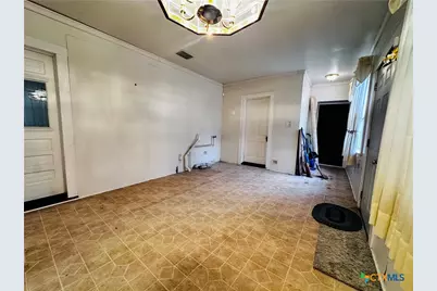 608 Coke Street, Yoakum, TX 77995 - Photo 20