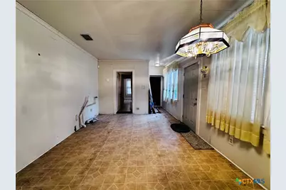 608 Coke Street, Yoakum, TX 77995 - Photo 14