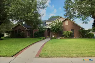 106 Bloomingdale Cir, Victoria, TX 77904 - Photo 1